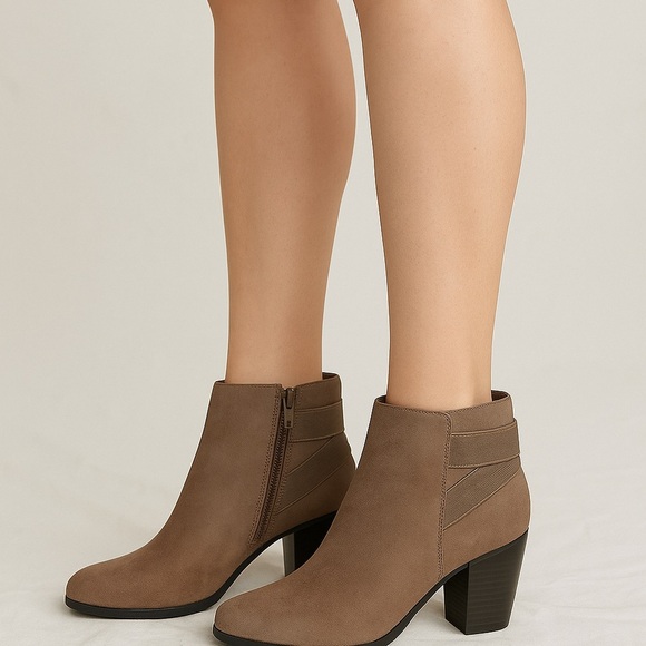 A New Day Taupe Brown Bark Heeled Ankle Boots        Women’s Size 9.5 - Picture 1 of 11